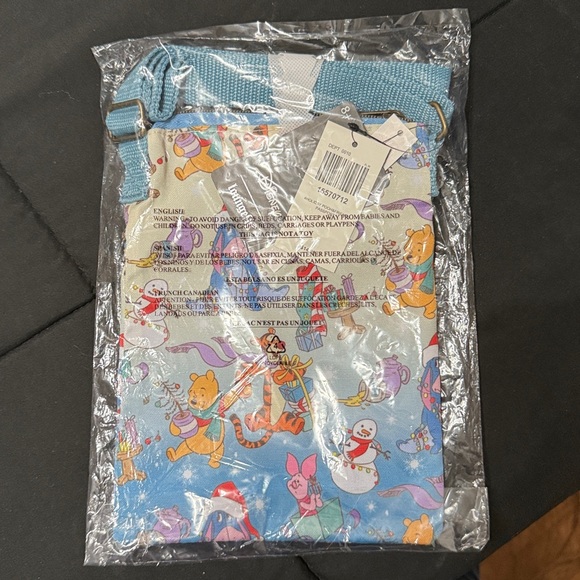 ⬇️sale⬇️ Loungefly Winnie the Pooh and Friends Crossbody Bag- Christmas … - Picture 7 of 9